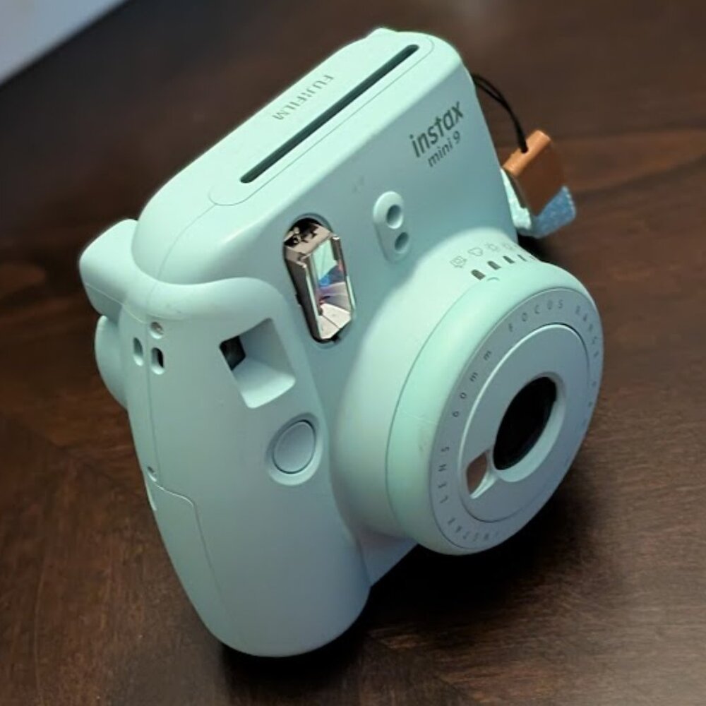 O2 FUJIFILM INSTAX Mini 9 Instant Camera - Picture 2 of 13